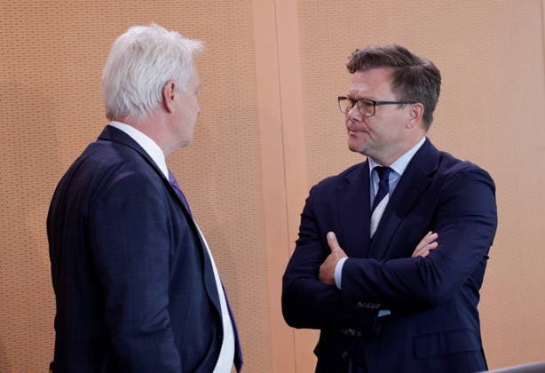 Alois Rainer, Bundesminister fuer Ernaehrung, Landwirtschaft und Heimat, Carsten Schneider, Bundesminister für Umwelt, Klimaschutz, Naturschutz und nukleare Sicherheit, Deutschland, Berlin, Bundeskanzleramt, Das Bundeskabinett befasst sich in seiner 55. Sitzung am 12. August 2026 unter anderem mit dem Gesetzentwurf zur Einführung einer Frühstartrente. *** Alois Rainer, Federal Minister of Food, Agriculture, and Regional Affairs; Carsten Schneider, Federal Minister of the Environment, Climate Action, Nature Conservation, and Nuclear Safety; Germany; Berlin; Federal Chancellery; At its 55th meeting on August 12, 2026, the Federal Cabinet will address, among other things, the draft bill to introduce an early retirement pension