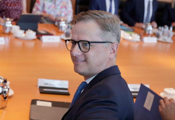 Dr. Carsten Linnemann, Bundesminister für Gesundheit, Deutschland, Berlin, Bundeskanzleramt, Das Bundeskabinett befasst sich in seiner 55. Sitzung am 12. August 2026 unter anderem mit dem Gesetzentwurf zur Einführung einer Frühstartrente. *** Dr. Carsten Linnemann, Federal Minister of Health, Germany, Berlin, Federal Chancellery; At its 55th meeting on August 12, 2026, the Federal Cabinet will discuss, among other things, the draft bill to introduce an early retirement pension