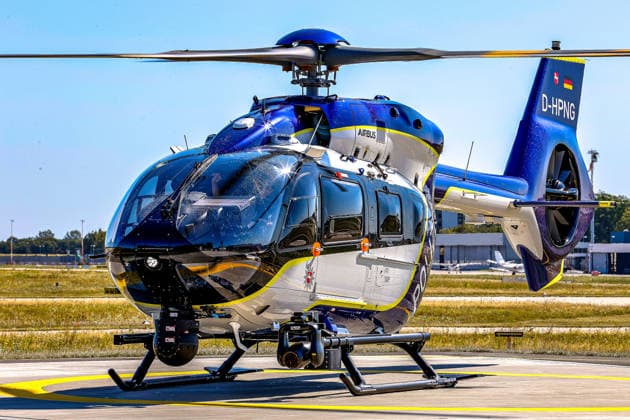 Polizeihubschraubern vom Typs Airbus H145 in den Dienst gestellt worden Der neue Polizeihubschrauber Airbus H145 Funkrufname Phoenix 95 ist vor den Hanger der Hubschrauberstaffel gelandet. Flughafen Hannover-Langenhagen Polizeihubschrauberstaffel Niede Niedersachsen, Region Hannover Germany *** Airbus H145 police helicopters have been put into service. The new Airbus H145 police helicopter, call sign Phoenix 95, has landed in front of the hangar of the helicopter squadron at Hannover Langenhagen Airport, Lower Saxony Police Helicopter Squadron, Hanover Region, Germany