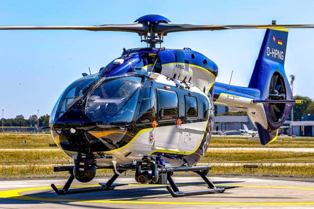 Polizeihubschraubern vom Typs Airbus H145 in den Dienst gestellt worden Der neue Polizeihubschrauber Airbus H145 Funkrufname Phoenix 95 ist vor den Hanger der Hubschrauberstaffel gelandet. Flughafen Hannover-Langenhagen Polizeihubschrauberstaffel Niede Niedersachsen, Region Hannover Germany *** Airbus H145 police helicopters have been put into service. The new Airbus H145 police helicopter, call sign Phoenix 95, has landed in front of the hangar of the helicopter squadron at Hannover Langenhagen Airport, Lower Saxony Police Helicopter Squadron, Hanover Region, Germany