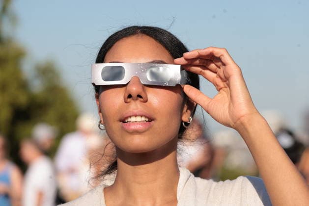 . 12 08 2026. London, United Kingdom. Partial Solar Eclipse. People gather on Primrose Hill in London to observe a Partial Solar Eclipse.  xMartynxWheatleyx xi-Imagesx IIM-26943-0007