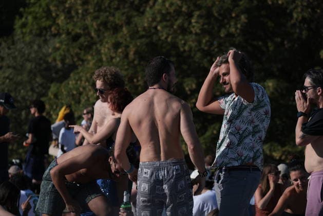. 12 08 2026. London, United Kingdom. Partial Solar Eclipse. People gather on Primrose Hill in London to observe a Partial Solar Eclipse.  xMartynxWheatleyx xi-Imagesx IIM-26943-0011