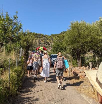 12.08.2026, Totale Sonnenfinsternis auf der Urlaubsinsel Mallorca, Tausende Urlauber suchen den besten Aussichtspunkt, hier bei Soler in den Bergen. 12.08.2026, Sonnenfinsternis auf Mallorca 12.08.2026, Sonnenfinsternis auf Mallorca *** August 12, 2026, Total solar eclipse on the vacation island of Mallorca; thousands of vacationers are looking for the best vantage point, here in the mountains near Soler, August 12, 2026; solar eclipse on Mallorca, August 12, 2026; solar eclipse on Mallorca