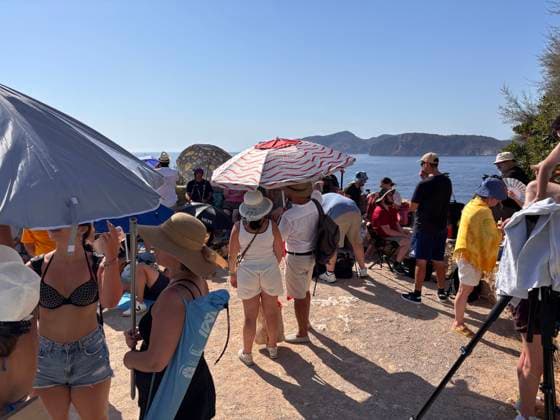 MALLORCA, SPANIEN 20260812 Människor inväntar solförmörkelsen vid Mirador Del Canon i Santa Posa pa Mallorca. MALLORCA SPANIEN x10510x *** MALLORCA, SPAIN 20260812 People await the solar eclipse at Mirador Del Canon in Santa Posa, Mallorca MALLORCA SPAIN x10510x  Copyright: xMariannexAhleniusx xTTx xkodx10510x SOLFÖRMÖRKELSE MALLORCA SwBGx3F_MHk