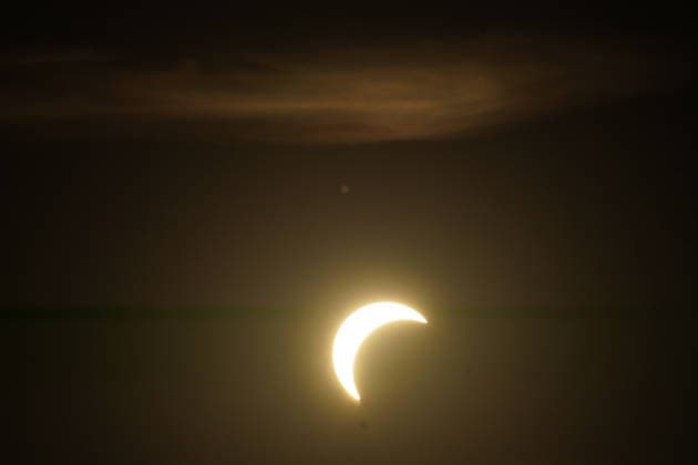 Die Sonnenfinsternis beginnt über Büttelborn in Südhessen - 12.08.2026 Büttelborn: Partielle Sonnenfinsternis in Südhessen *** The solar eclipse begins over Büttelborn in southern Hesse on August 12, 2026. Büttelborn: Partial solar eclipse in southern Hesse