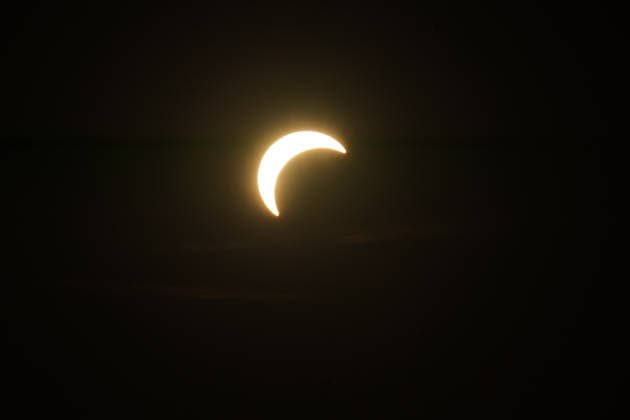 Die Sonnenfinsternis beginnt über Büttelborn in Südhessen - 12.08.2026 Büttelborn: Partielle Sonnenfinsternis in Südhessen *** The solar eclipse begins over Büttelborn in southern Hesse on August 12, 2026. Büttelborn: Partial solar eclipse in southern Hesse