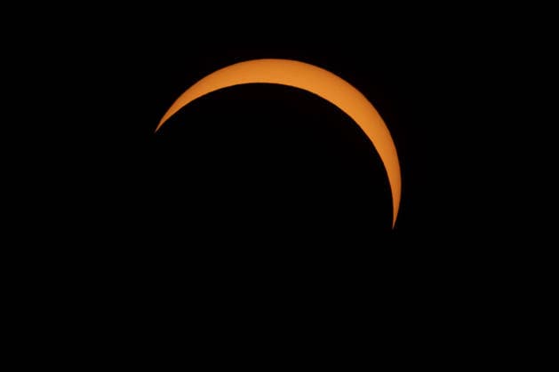 Eine Partielle Sonnenfinsternis ist ueber (über) Deutschland zu beobachten. Diese Aufnahme ist am Himmel ueber (über) Siegen-Oberschelden in Nordrhein-Westfalen entstanden. Partielle Sonnenfinsternis im Siegerland am 12.08.2026 in Siegen Deutschland. *** A partial solar eclipse can be observed over Germany. This photo was taken in the sky above Siegen and Oberschelden in North Rhine-Westphalia. Partial solar eclipse in the Siegerland region on August 12, 2026, in Siegen, Germany.