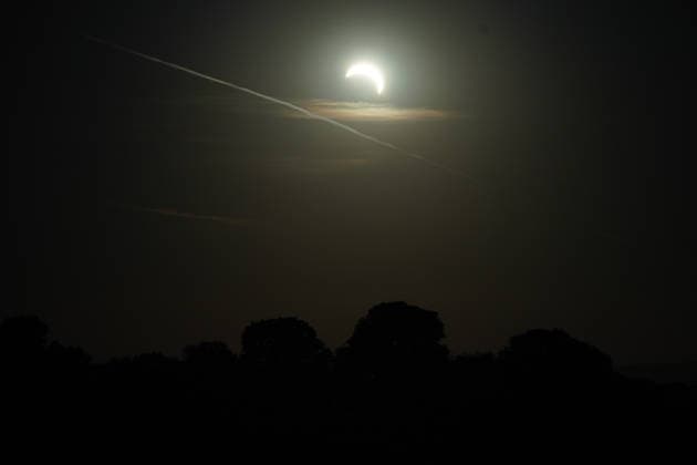 Die Sonnenfinsternis beginnt über Büttelborn in Südhessen - 12.08.2026 Büttelborn: Partielle Sonnenfinsternis in Südhessen *** The solar eclipse begins over Büttelborn in southern Hesse on August 12, 2026. Büttelborn: Partial solar eclipse in southern Hesse