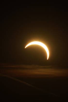 Die Sonnenfinsternis beginnt über Büttelborn in Südhessen - 12.08.2026 Büttelborn: Partielle Sonnenfinsternis in Südhessen *** The solar eclipse begins over Büttelborn in southern Hesse on August 12, 2026. Büttelborn: Partial solar eclipse in southern Hesse