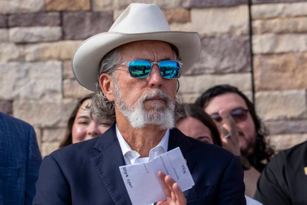 August 12, 2026, San Marcos, Tx, United States: Buc-ee s founder ARCH BEAVER APLIN greets customes in the 74,000 foot Buc-ee s convenience store in San Marcos, Texas after Gov. Greg Abbott (not shown) spoke to the crowd during the opening of Buc-ee s convenience store in San Marcos, Texas on August 12, 2026. The store features beaver-themed merchandise, lots of food choices and 124 gas pumps. San Marcos United States - ZUMAd150 20260812_znp_d150_006 Copyright: xBobxDaemmrichx