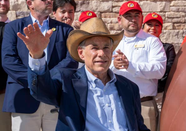August 12, 2026, San Marcos, Tx, United States: Texas Governor GREG ABBOTT donsa cowboy hat while speaking at the opening of another 76,000 square foot Buc-ee s convenience store in San Marcos, Texas on August 12, 2026. The store features beaver-themed merchandise, lots of food choices and 124 gas pumps. San Marcos United States  - ZUMAd150 20260812_znp_d150_008 Copyright: xBobxDaemmrichx