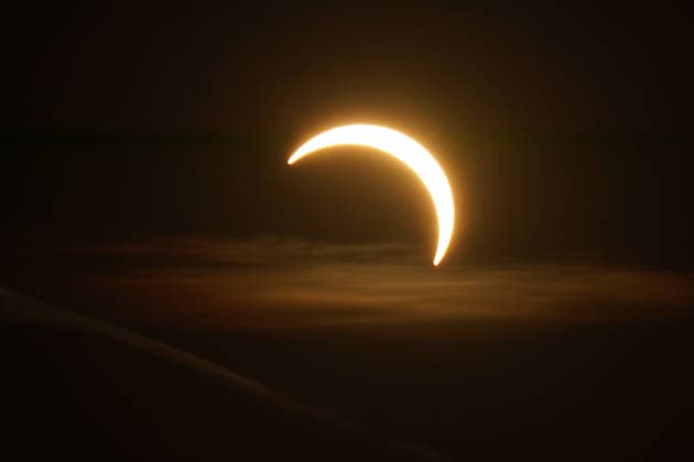 Die Sonnenfinsternis beginnt über Büttelborn in Südhessen - 12.08.2026 Büttelborn: Partielle Sonnenfinsternis in Südhessen *** The solar eclipse begins over Büttelborn in southern Hesse on August 12, 2026. Büttelborn: Partial solar eclipse in southern Hesse