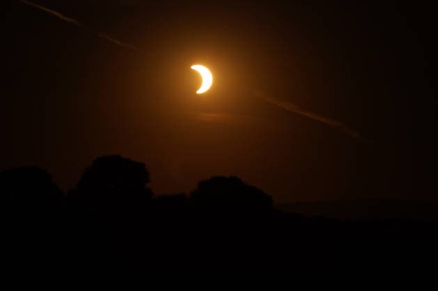 Die Sonnenfinsternis über Büttelborn in Südhessen - 12.08.2026 Büttelborn: Partielle Sonnenfinsternis in Südhessen *** The Solar Eclipse Over Büttelborn in Southern Hesse, August 12, 2026—Büttelborn: Partial Solar Eclipse in Southern Hesse
