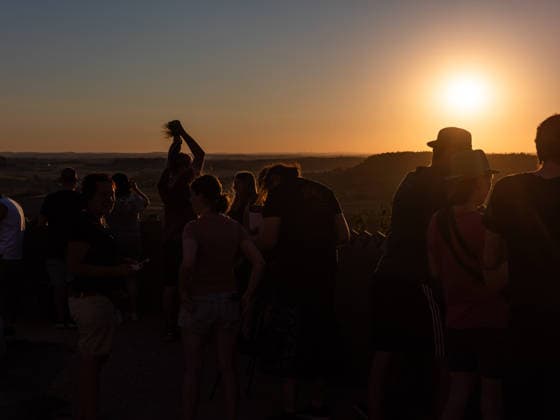 Rottenburg am Neckar partielle Sonnenfinsternis in Deutschland am 12.08.2026 Menschen beobachten die Sonnenfinsternis auf der Wurmlinger Kapelle, partielle Sonnenfinsternis in Deutschland am 12.08.2026, *** Rottenburg am Neckar: Partial solar eclipse in Germany on August 12, 2026. People watch the solar eclipse at the Wurmlinger Chapel; partial solar eclipse in Germany on August 12, 2026, Copyright: xEibner-Pressefoto FlorianxSchustx EP_FSU
