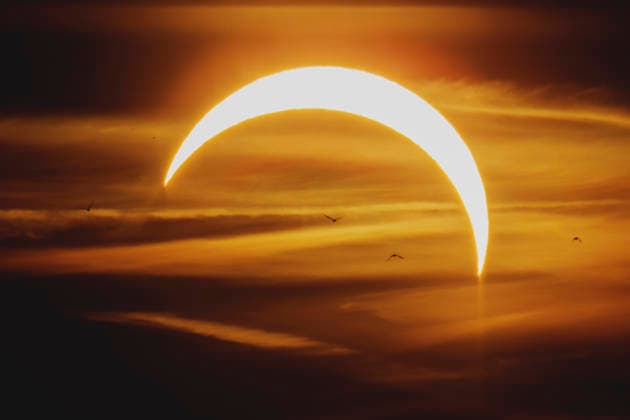 Partielle Sonnenfinsternis, aufgenommen in Berlin, 12.08.2026. Berlin Deutschland *** Partial solar eclipse, photographed in Berlin, August 12, 2026, Berlin, Germany Copyright: xFlorianxGaertnerx
