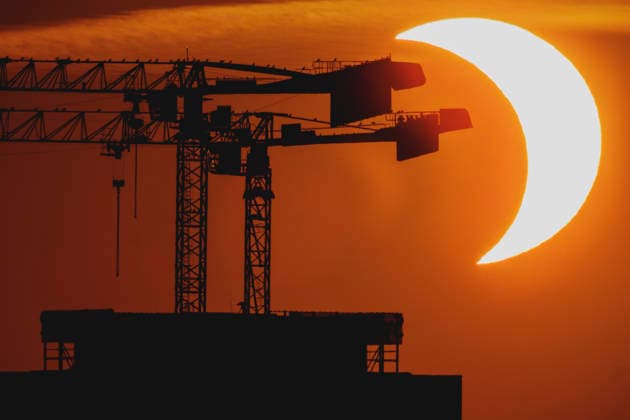 Partielle Sonnenfinsternis, aufgenommen in Berlin, 12.08.2026. Berlin Deutschland *** Partial solar eclipse, photographed in Berlin, August 12, 2026, Berlin, Germany Copyright: xFlorianxGaertnerx