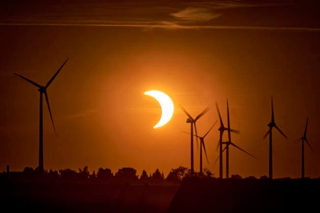 Partielle Sonnenfinsternis. Partielle Sonnenfinsternis am 12.08.2026 zwischen Zeitz und Weißenfels im Burgenlandkreis, Sachsen-Anhalt. 20260812MIC0204 *** Partial Solar Eclipse Partial Solar Eclipse on August 12, 2026, between Zeitz and Weißenfels in the Burgenlandkreis district, Saxony-Anhalt 20260812MIC0204