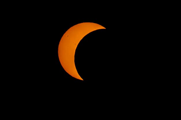 Tarragona Watches the 2026 Total Solar Eclipse Corbera d’Ebre during the 2026 total solar eclipse, on August 12, 2026, in Tarragona, Catalonia, Spain. This is the first total solar eclipse visible from the Iberian Peninsula in over a century. The path of totality crosses Spain from west to east and passes through numerous provincial capitals, from which observers will be able to witness the first event of the so-called trio of eclipses, since on August 2, 2027, another total eclipse will cross Spain, and on January 26, 2028, an annular eclipse will occur. Lorena Sopê MATARO MATARO Spain  Copyright: xLorenaxSopÃªnax 7711755