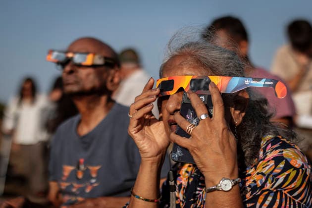Lugo Observes the 2026 Total Solar Eclipse: Several people during the 2026 total solar eclipse, on August 12, 2026, in Lugo, Galicia, Spain. This is the first total solar eclipse visible from the Iberian Peninsula in over a century. The path of totality crosses Spain from west to east and passes through numerous provincial capitals, from which observers will be able to catch a glimpse of the first event in the so-called trio of eclipses, since on August 2, 2027, another total eclipse will cross Spain, and on January 26, 2028, an annular eclipse will occur. AUGUST 12, 2026 SOLAR ECLIPSE TOTAL ECLIPSE PARTIAL LUNAR ECLIPSE ASTRONOMY SCIENCE CASTRO Lugo Galicia Lugo Galicia Spain  Copyright: xAgostimex 7711843