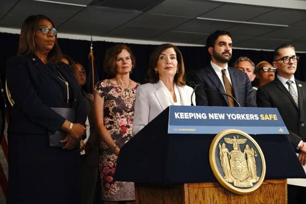 Letitia James, Kathy Hochul, Zohran Mamdani at the press conference for New York Government Officials Stand Up to Federal ICE Agent Overreach in Joint Statement, Office of the Governor of the State of New York, New York, NY, August 12, 2026. Photo By: Kristin Callahan Everett Collection New York Government Officials Stand Up to Federal ICE Agent Overreach in Joint Statement PUBLICATIONXNOTxINxCANxCHNxFRAxITAxJPNxNORxPOLxRUSxESPxUKxUSA