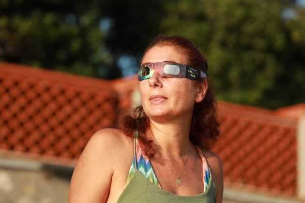 Solar eclipse in France CAP D’ANTIBES, FRANCE – AUGUST 12, 2026: The partial solar eclipse is seen from Plage des Ondes in Cap d’Antibes, France. People gather along the coast to watch the eclipse as the Moon passes in front of the Sun. Mohamad Salaheldin Abdelghani Alsayed Anadolu Cap d’antibes France. Editorial use only. Please get in touch for any other usage.  Copyright: x2026xAnadoluxMohamadxSalaheldinxAbdelghanixAlsayedx