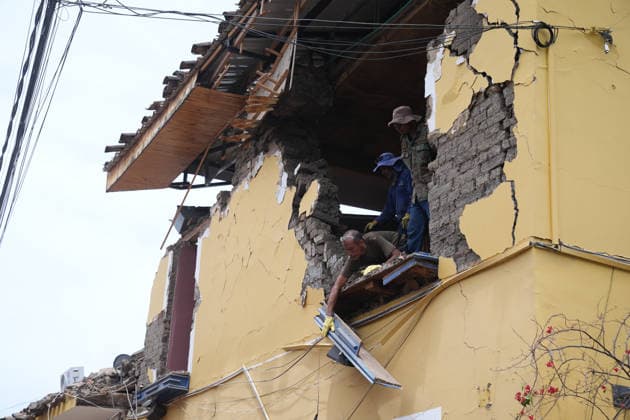 Earthquake Damage in Roldanillo, Colombia ROLDANILLO, COLOMBIA — AUGUST 12: Residents inspect damaged homes and infrastructure in Roldanillo, Valle del Cauca, following the powerful earthquake that struck western Colombia, on August 12, 2026. Communities continue to assess the damage and recover in the aftermath of the tremor. Juancho Torres Anadolu Roldanillo Colombia. Editorial use only. Please get in touch for any other usage.  Copyright: x2026xAnadoluxJuanchoxTorresx