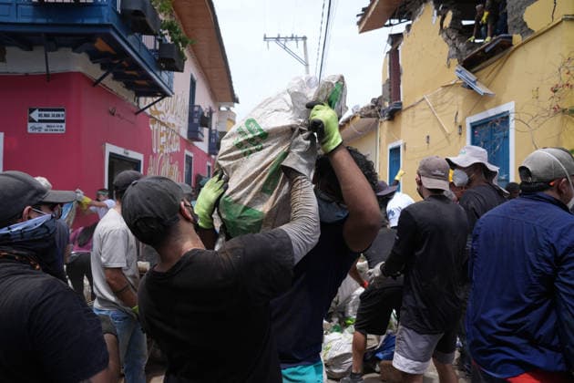 Earthquake Damage in Roldanillo, Colombia ROLDANILLO, COLOMBIA — AUGUST 12: Residents inspect damaged homes and infrastructure in Roldanillo, Valle del Cauca, following the powerful earthquake that struck western Colombia, on August 12, 2026. Communities continue to assess the damage and recover in the aftermath of the tremor. Juancho Torres Anadolu Roldanillo Colombia. Editorial use only. Please get in touch for any other usage.  Copyright: x2026xAnadoluxJuanchoxTorresx