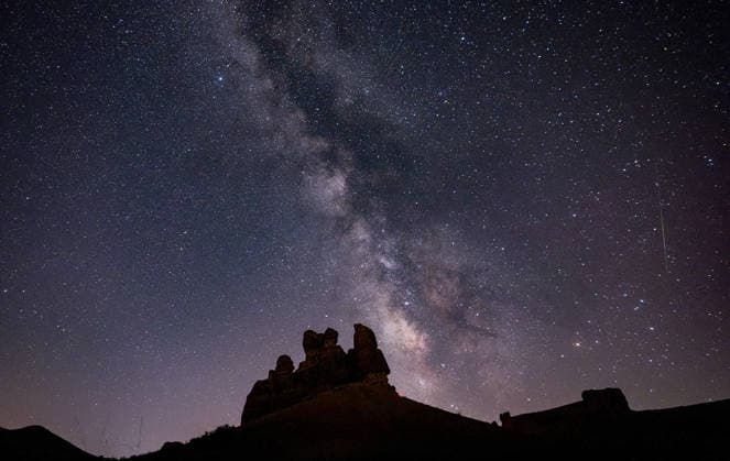 Meteor shower observed in Turkiye s Konya KONYA, TURKIYE - AUGUST 12: Meteor shower is seen using the long-exposure technique at Kusca Fairy Chimneys in Cihanbeyli district of Konya, Turkiye on August 12, 2026. Ercin Erturk Anadolu Konya Turkey. Editorial use only. Please get in touch for any other usage.  Copyright: x2026xAnadoluxErcinxErturkx