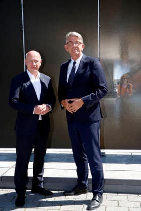 65 Jahre Mauerbau, Pressekonferenz auf dem Platz des 18. März, Berlin, 12.08.2026 Kai Wegner (Regierender Bürgermeister von Berlin) und Wolfram Weimer (Beauftragter der Bundesregierung für Kultur und Medien der Bundesrepublik Deutschland) vor der Pressekonferenz zu 65 Jahre Mauerbau auf dem Platz des 18. März in Berlin am 12.08.26 Berlin Platz des 18. März *** 65th Anniversary of the Construction of the Berlin Wall, Press Conference at Platz des 18. März, Berlin, August 12, 2026: Kai Wegner, Governing Mayor of Berlin, and Wolfram Weimer, Federal Government Commissioner for Culture and the Media of the Federal Republic of Germany, before the press conference marking the 65th anniversary of the construction of the Berlin Wall at Platz des Copyright: xAnitaxBuggex