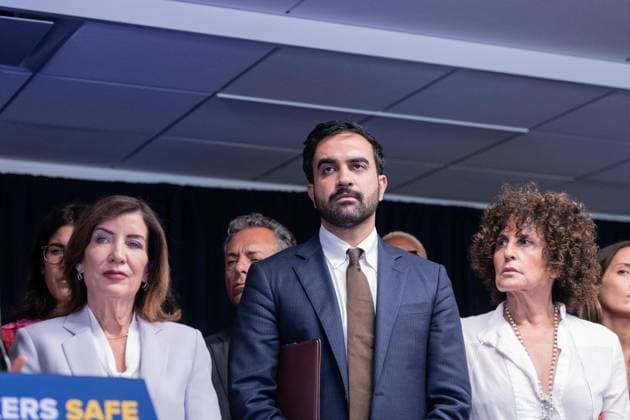 August 12, 2026, New York, New York, USA: Governor Kathy Hochul, Mayor Zohran Mamdani and activist Linda Wolff attend joint press briefing with Mayor Zohran Mamdani, Attorney General Letitia James and elected officials and activists standing up to Federal ICE overreach at Governor s office in New York, NY on August 12, 2026. New York USA - ZUMAr339 20260812_znp_r339_014 Copyright: xLevxRadinx