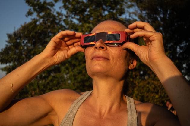 Crowd gathers in Massac-SÃ ran in south France to watch the solar eclipse MASSAC-SERAN, FRANCE - AUGUST 12, 2026: Today, August 12th, locals in Massac-SÃ ran in southern France in the region of the Tarn, gather to witness the solar eclipse. MASSAC-SERAN France Copyright: x xNadiaxCaimix xJNAxPressx
