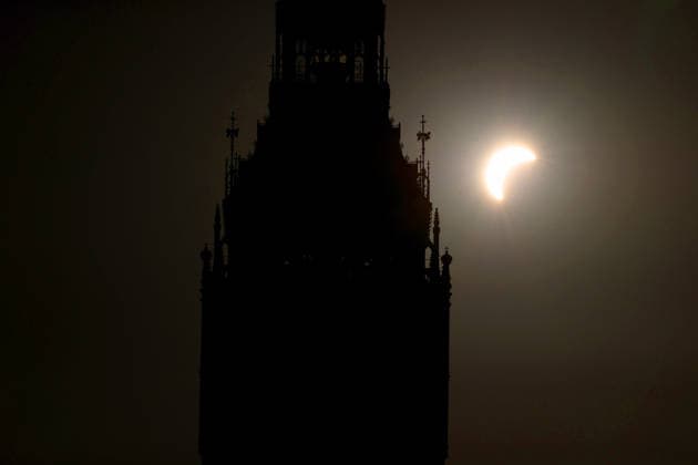(260812) -- LONDON, Aug. 12, 2026 -- Photo taken on Aug. 12, 2026 shows a partial solar eclipse in London, Britain. ) BRITAIN-LONDON-SOLAR ECLIPSE LixYing 
