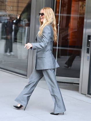 Annabelle Wallis out in New York Actress Annabelle Wallis all smile leaves a studio in New York, NY on August 12, 2026. One week ago, according to report Annabelle and Sebastian Stan welcome first child together. Photo by Dylan Travis ABACAPRESS.COM New York NY  Copyright: xDylanxTravis ABACAx