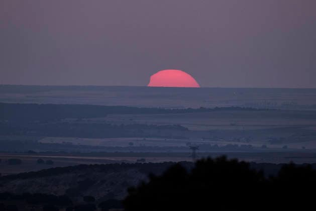 August 12, 2026, Segovia, Segovia, Spain: View during the total solar eclipse of 2026. This is the first total solar eclipse visible from the Iberian Peninsula in over a century. The path of totality crosses Spain from west to east and passes through numerous provincial capitals, Segovia Spain - ZUMAc260 20260812_zep_c260_045 Copyright: xMikexChicorrox