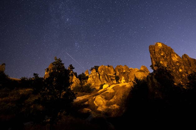 Meteor shower observed in Turkiye s Ankara ANKARA, TURKIYE - AUGUST 13: Meteor shower is observed at Abaci Fairy Chimneys in Kizilcahamam district of Ankara, Turkiye on August 13, 2026. Mehmet Futsi Anadolu Ankara Turkey. Editorial use only. Please get in touch for any other usage.  Copyright: x2026xAnadoluxMehmetxFutsix