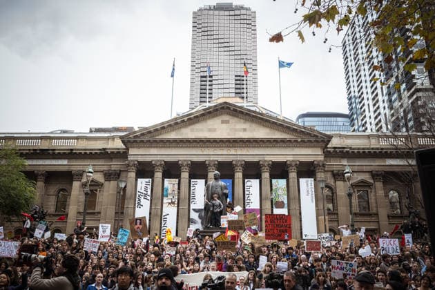 ONE NATION STUDENT PROTEST, Thousands expressed their displeasure at the rise of the One Nation Party during a rally of high school and university students opposed to the policies of Pauline Hanson and One Nation at State Library Victoria in Melbourne, Thursday, August 13, 2026. ( NO ARCHIVING Melbourne Victoria AUSTRALIA  Copyright: xCHRISTOPHERxHOPKINSx 20260813129076826750