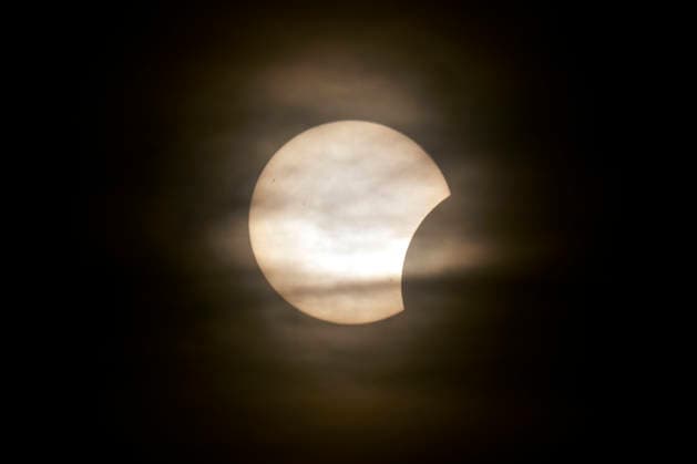 Partielle Sonnenfinsternis. Partielle Sonnenfinsternis am 12.08.2026 zwischen Zeitz und Weißenfels im Burgenlandkreis, Sachsen-Anhalt. 20260812MIC0055 *** Partial Solar Eclipse Partial Solar Eclipse on August 12, 2026, between Zeitz and Weißenfels in the Burgenlandkreis district, Saxony-Anhalt 20260812MIC0055