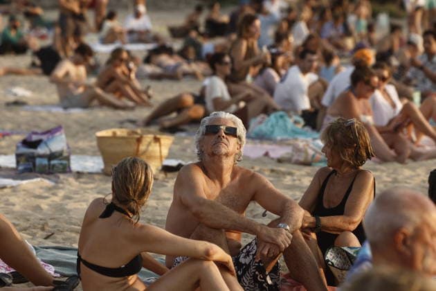 Solar eclipse on August 12, 2026, as seen from La Bouillabaisse Beach in Saint-Tropez Cyril Moreau Bestimage Solar eclipse on August 12, 2026, from La Bouillabaisse Beach in Saint-Tropez, France  Copyright: xCYRILxMOREAUx xBESTIMAGExCYRILxMOREAUx xBESTIMAGEx