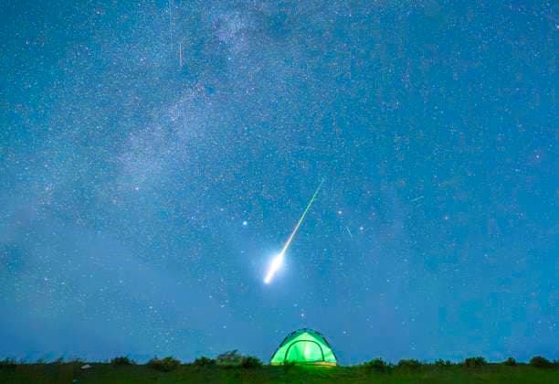 (260813) -- BEIJING, Aug. 13, 2026 -- This photo taken on Aug. 13, 2026 shows Perseid meteor shower over Tongjiang City, northeast China s Heilongjiang Province. Perseid meteor shower, which peaks on August 12 and 13 this year, is an annual meteor shower that occurs from mid-July to late August. (Photo by Xinhua) (EcoChina)CHINA-PERSEID METEOR SHOWER (CN) LixWenbin 