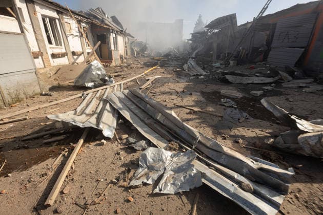 Warehouse fire after Russian airstrike in Kramatorsk KRAMATORSK, UKRAINE - AUGUST 13: A view of the rubble of destroyed and charred warehouses as a fire still burns following a Russian airstrike in Kramatorsk, Ukraine, on August 13, 2026. Francisco Richart Anadolu Kramatorsk Ukraine. Editorial use only. Please get in touch for any other usage.  Copyright: x2026xAnadoluxFranciscoxRichartx