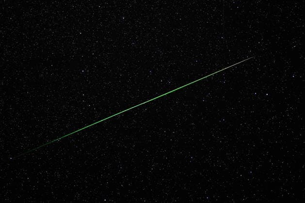 Perseiden 2026, 13.08.2026 Perseiden 2026. Eine Sternschnuppe über dem Ort Südheide, Landkreis Celle, Niedersachsen Südheide Südheide Niedersachsen Deutschland *** Perseids 2026, August 13, 2026 Perseids 2026 A shooting star over the town of Südheide, Celle District, Lower Saxony Südheide Südheide Lower Saxony Germany Copyright: xBEAUTIFULxSPORTS Tonhäuserx