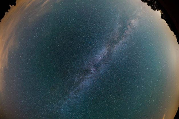Perseiden 2026, 13.08.2026 Perseiden 2026. Der Nachthimmel über dem Ort Südheide, Landkreis Celle, Niedersachsen Südheide Südheide Niedersachsen Deutschland *** Perseids 2026, August 13, 2026 Perseids 2026 The night sky over the town of Südheide, Celle District, Lower Saxony Südheide Südheide Lower Saxony Germany Copyright: xBEAUTIFULxSPORTS Tonhäuserx