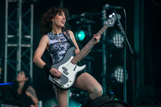 Amyl and The Sniffers live at Oyafestivalen 2026 Oslo, Norway. 12th, August 2026. The Australian punk band Amyl and The Sniffers performs a live concert during the Norwegian music festival Oyafestivalen 2026 in Oslo. Here bass player Lakota Vella is seen live on stage. Norway, Oslo  Copyright: xGonzalesxPhoto Per-OttoxOppix
