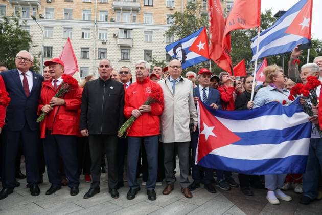 13.08.2026. Russia. Moscow. Participants of the flower-laying ceremony dedicated to the 100th anniversary of the birth of the leader of the Cuban Revolution Fidel Castro at Fidel Castro Square. Alexey Belkin NEWS.ru BelkinxAlexey