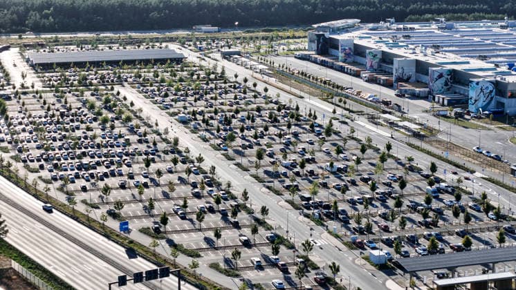 Tesla Giga Factory Tesla Giga Factory, Parkplätze für Mitarbeiter, Grünheide, 12.08.2026. Grünheide Brandenburg Deutschland