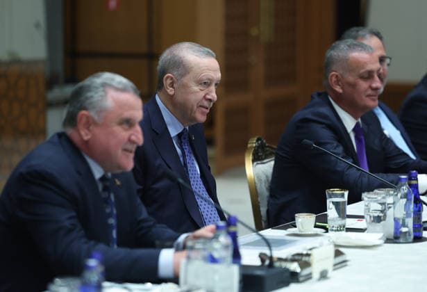 Turkish President Recep Tayyip Erdogan ANKARA, TURKIYE - AUGUST 13 : (----EDITORIAL USE ONLY - MANDATORY CREDIT - TURKISH PRESIDENCY MURAT KULA HANDOUT - NO MARKETING NO ADVERTISING CAMPAIGNS - DISTRIBUTED AS A SERVICE TO CLIENTS----) Turkish President Recep Tayyip Erdogan receives executives, technical staff, and athletes of the teams promoted to the Trendyol Super Lig at the Presidential Complex, with the attendance of Minister of Youth and Sports Osman Askin Bak and President of the Turkish Football Federation Ibrahim Haciosmanoglu on August 13, 2026 in Ankara, Turkiye. TUR Presidency Murat Kula Anadolu Ankara Turkey. Editorial use only. Please get in touch for any other usage.  Copyright: x2026xAnadoluxTURxPresidencyx xMuratxKulax