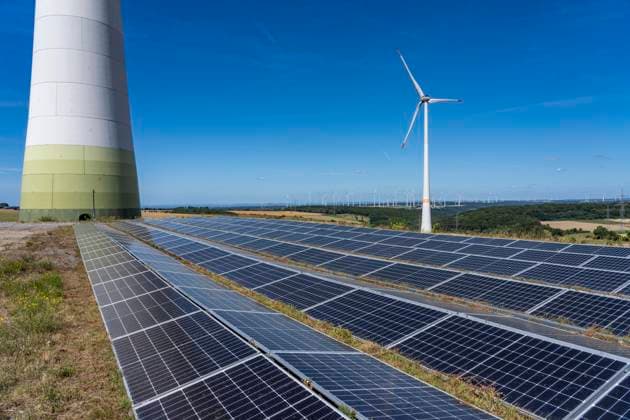 Windpark bei Helmern, Bad Wünnenberg, Windenergieanlagen, Solarpark, NRW, Deutschland Windpark