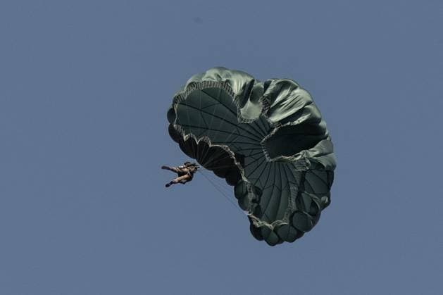 Anniversary of the D-Day Parachute Drop PHOTOPQR NICE MATIN CAMILLE DODET Le Muy August 13, 2026 Photo PQR Camille Dodet Var Matin August 13, 2026 Le Muy, Var On the occasion of the 82nd anniversary of the D-Day landings, a parachute drop featuring paratroopers in period gear from the Nord 2501 aircraft took place at the Domaine de la Combe in Le Muy, southern France, on August 13, 2026. Marking the 82nd anniversary of the landings, Paratroopers drop in period gear, Le Muy, France  Copyright: xPHOTOPQR NICExMATIN MAXPPPxCAMILLExDODETx 20260813NIM5547 20260813NIM5547