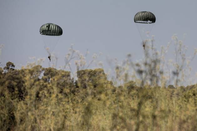 Anniversary of the D-Day Parachute Drop PHOTOPQR NICE MATIN CAMILLE DODET Le Muy August 13, 2026 Photo PQR Camille Dodet Var Matin August 13, 2026 Le Muy, Var On the occasion of the 82nd anniversary of the D-Day landings, a parachute drop featuring paratroopers in period gear from the Nord 2501 aircraft took place at the Domaine de la Combe in Le Muy, southern France, on August 13, 2026. Marking the 82nd anniversary of the landings, Paratroopers drop in period gear, Le Muy, France  Copyright: xPHOTOPQR NICExMATIN MAXPPPxCAMILLExDODETx 20260813NIM5555 20260813NIM5555