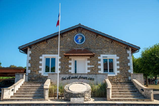 French Center Training Gendarmerie Dog Teams - Gramat The Centre National d’Instruction Cynophile de la Gendarmerie (CNICG) in Gramat, Lot, France on Undated, the sole French center training gendarmerie canine teams since 1945, operates across 14 hectares with nine kennels accommodating up to 150 dogs simultaneously, training 350 students annually in intensive courses to form handler-dog pairs, with dogs—primarily Belgian Malinois—specializing in person search, narcotics detection, explosives, weapons, and electronic media detection. August 13, 2026. Photo by Denis Prezat ABACAPRESS.COM Gramat France  Copyright: xPrezatxDenis ABACAx
